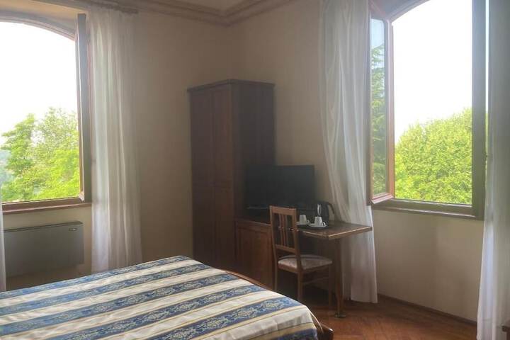 Room 12 of 38
