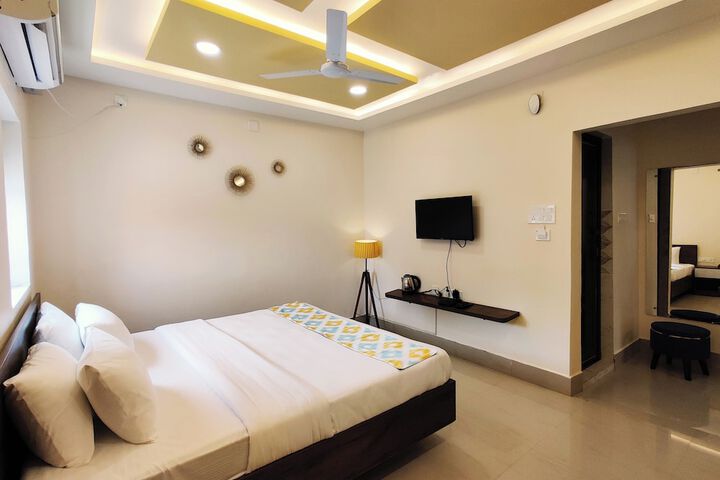 Room 12 of 27