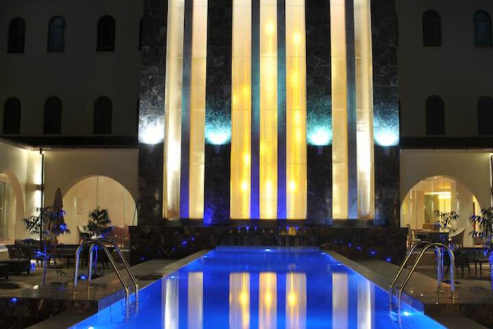 Pool 88 of 193