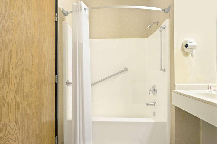 1 King Bed (1 of 9)