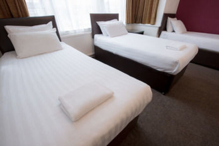 Room 7 of 28