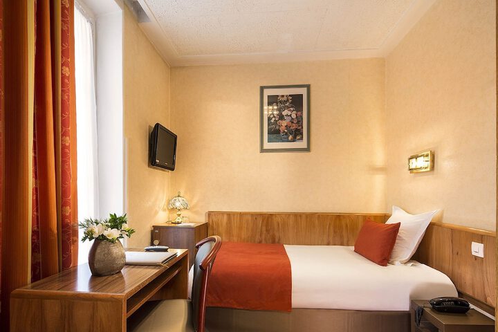 Room 13 of 46