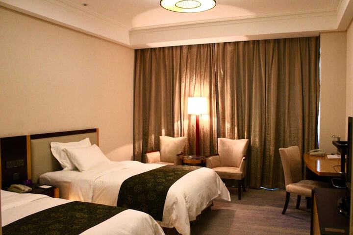 Room 5 of 61