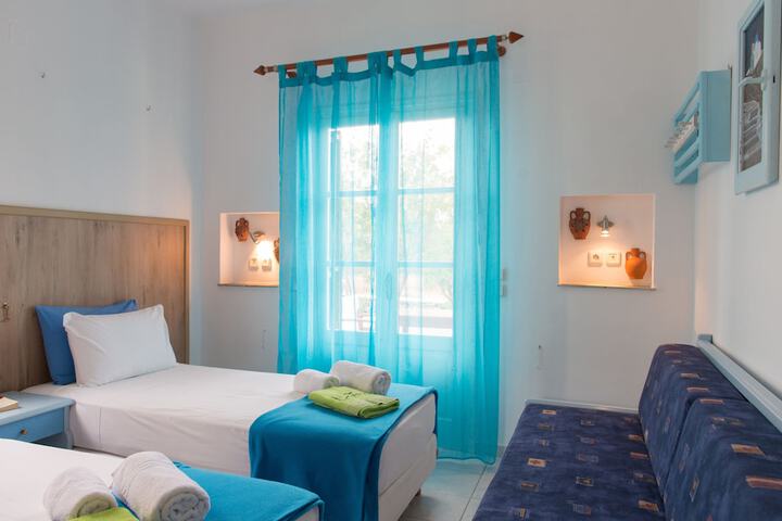 Room 28 of 195