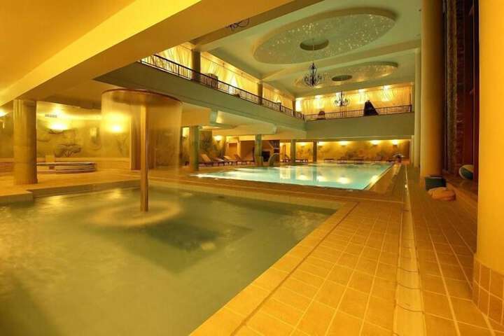 Pool 30 of 73