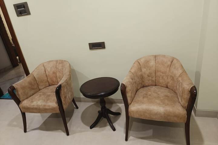 Room 9 of 25