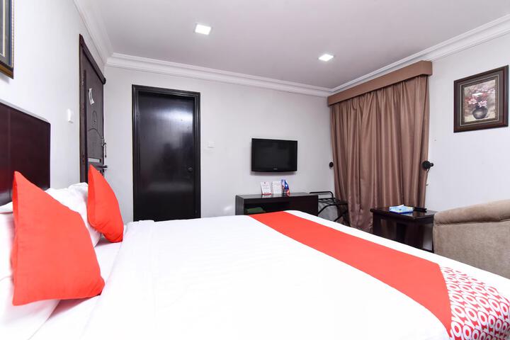 Room 3 of 46