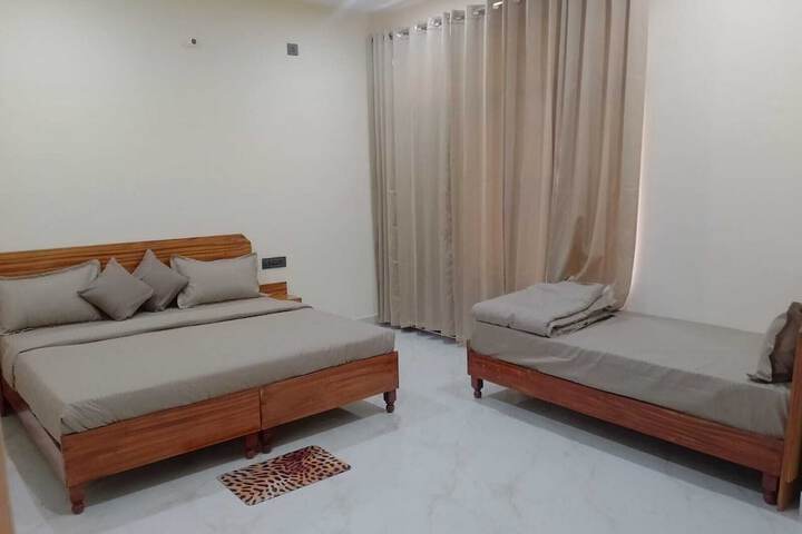 Room 10 of 19