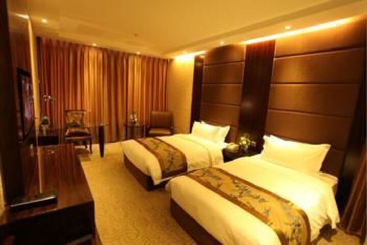 Room 17 of 32