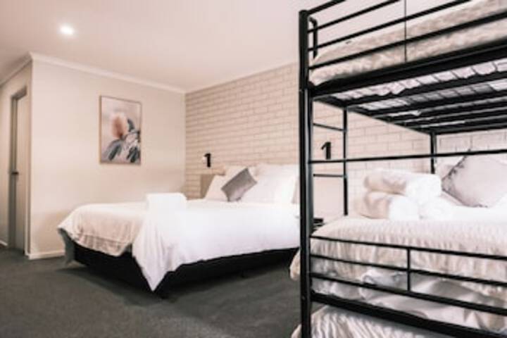 Room 13 of 78
