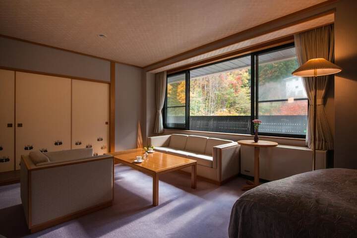 Room 9 of 50