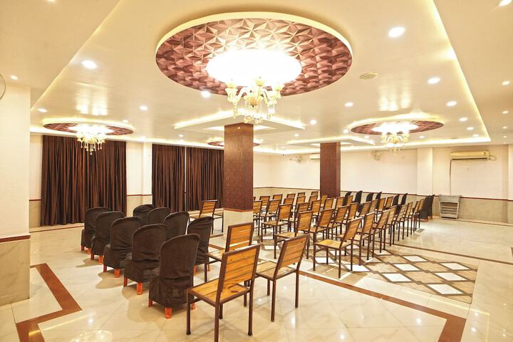 Ballroom/Hall 68 of 75