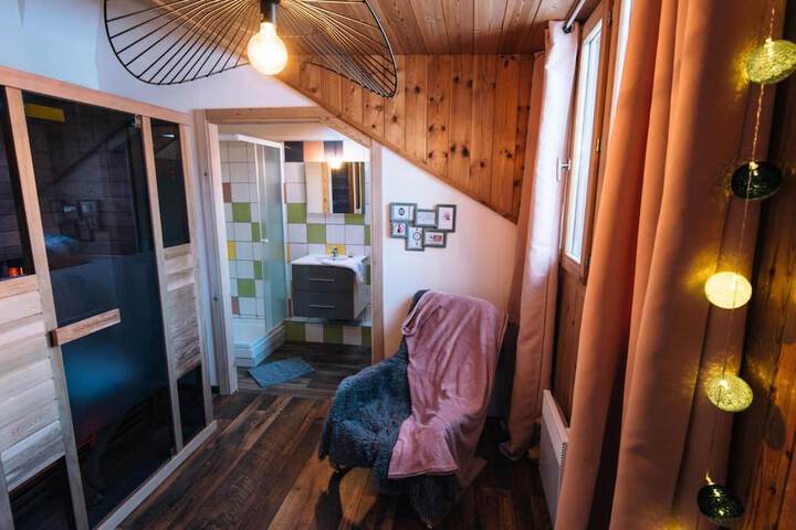 Room 27 of 62