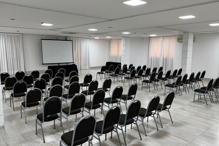 Business Center 41 of 47