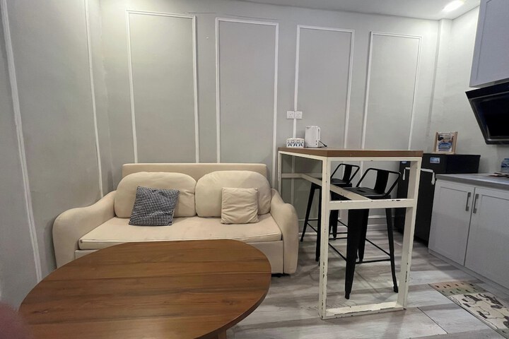 Room 33 of 50