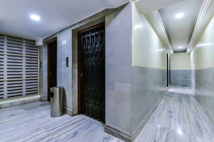 Ballroom/Hall 36 of 46