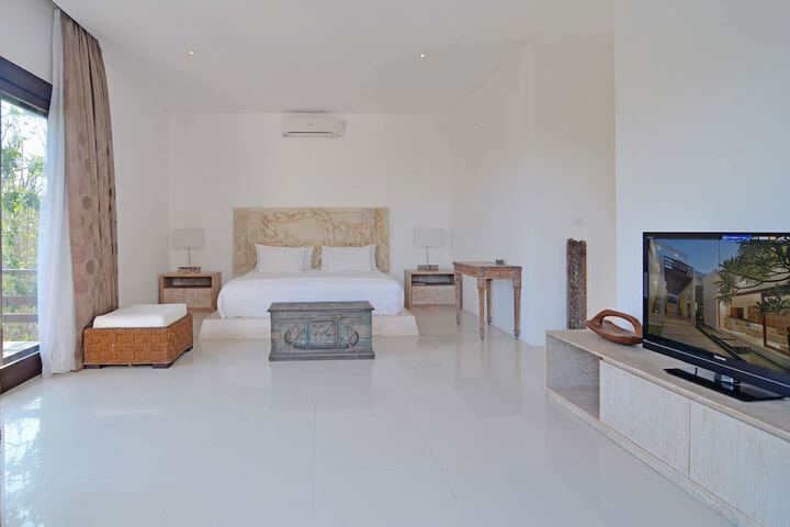 Room 15 of 24