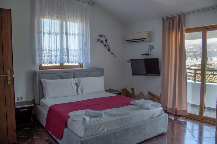 Room 17 of 51