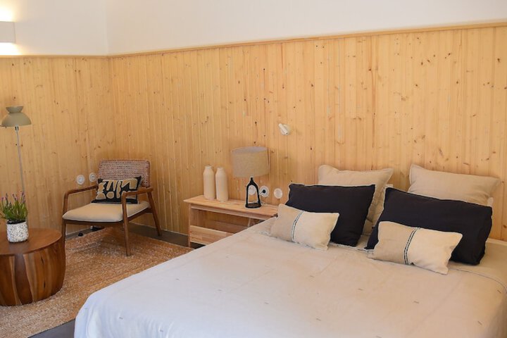 Room 2 of 49