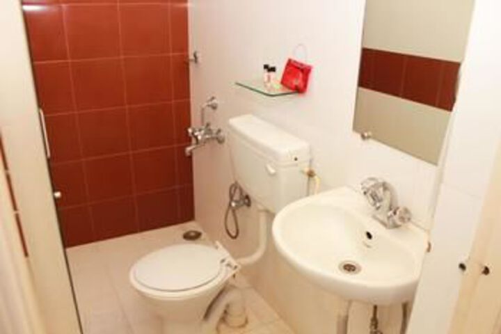 Room 4 of 17