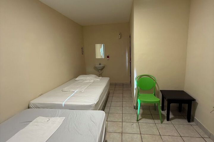 Room 2 of 6