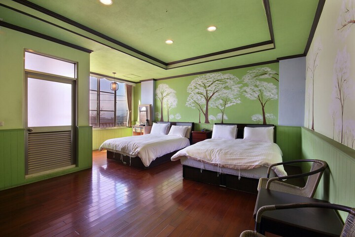 Room 14 of 30