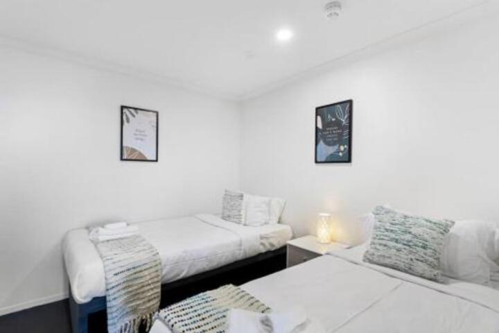 Superb 2BR Aprt in Central City Wifi