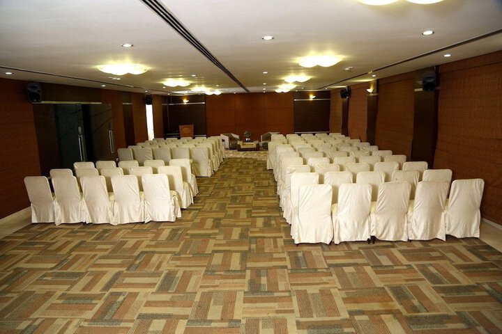 Ballroom/Hall 31 of 39