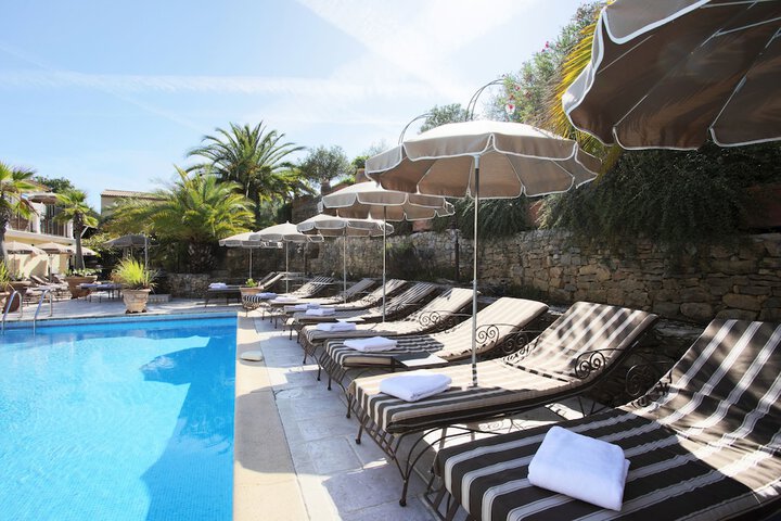 Hotel Pool