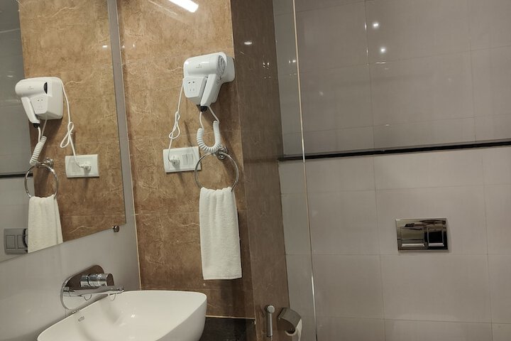 Room 11 of 29