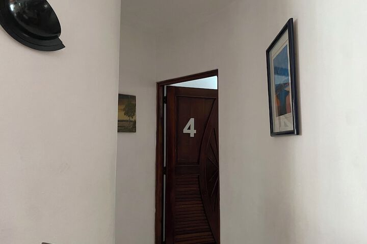 Room 33 of 132