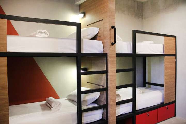 Room 8 of 34