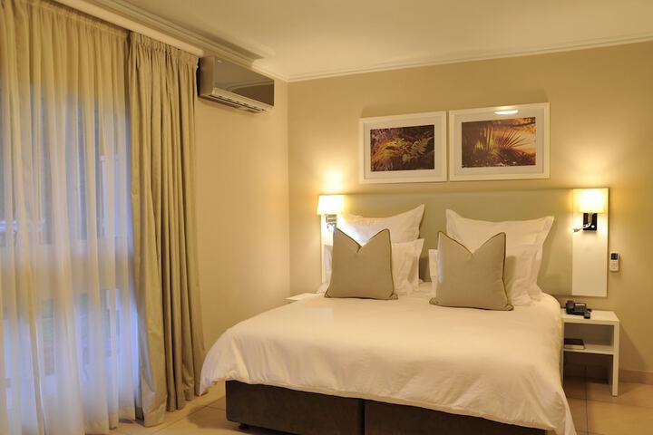 Room 13 of 220
