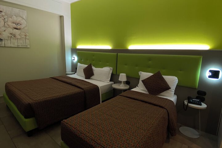 Room 28 of 71