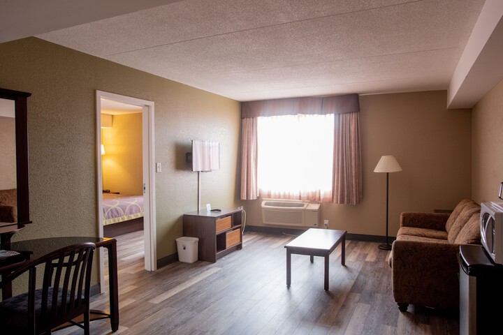 1 King Bed (7 of 8)