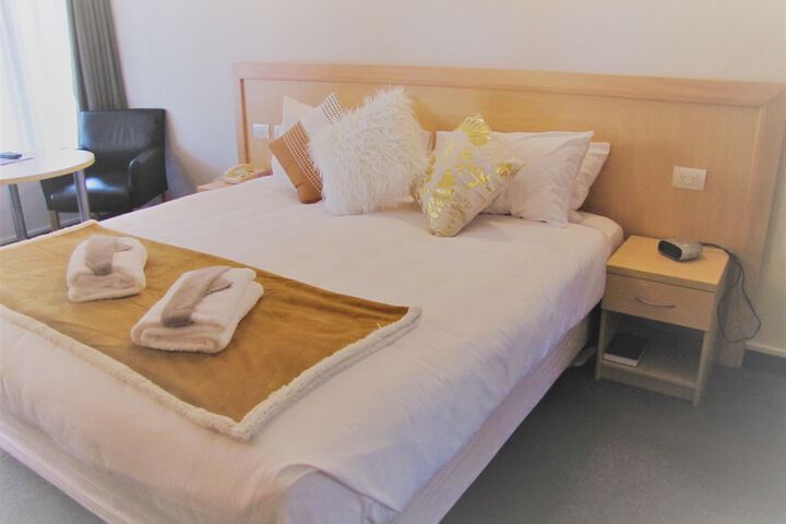 Room 6 of 86