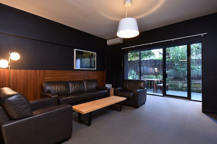 Room 18 of 38