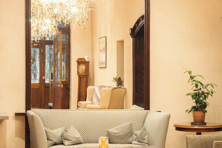 Lounge 90 of 164