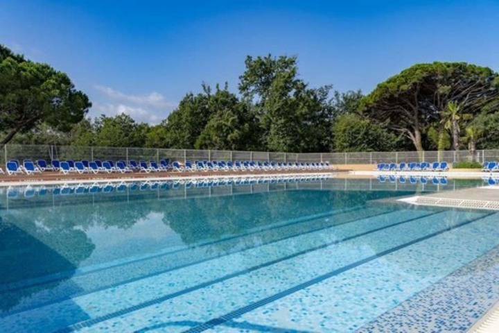 Hotel Pool