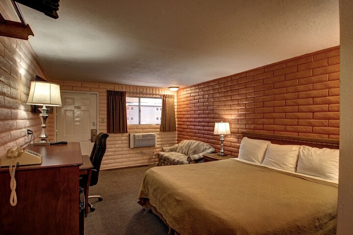 Room 7 of 37