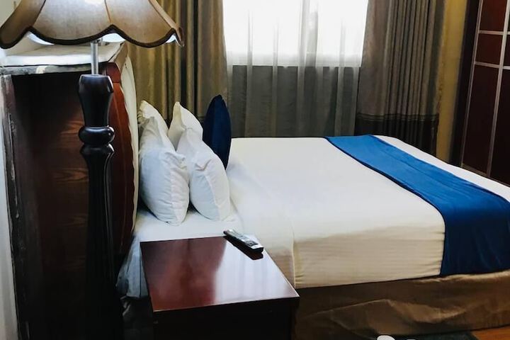 Room 12 of 14