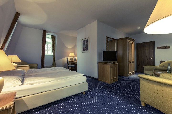 Room 4 of 46
