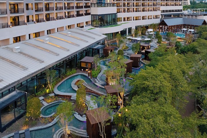 Pool Hotel
