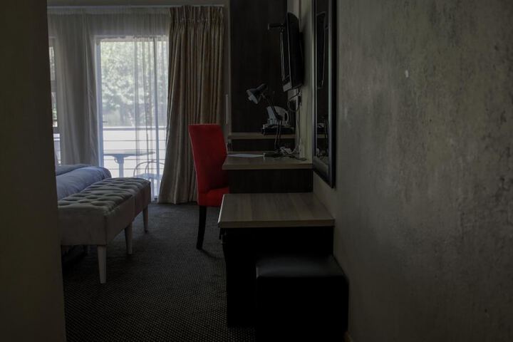 Room 16 of 48