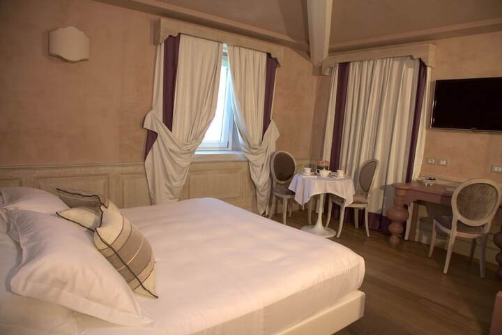 Room 5 of 71