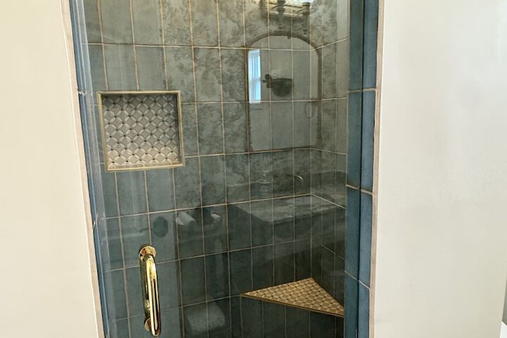 Room 18 of 23