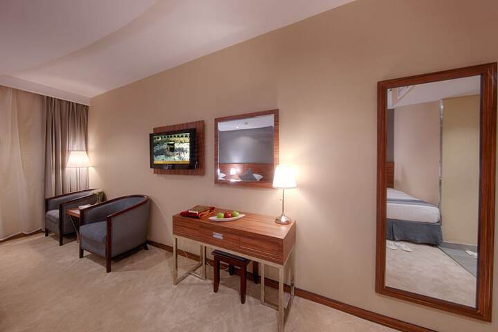 Room 4 of 31
