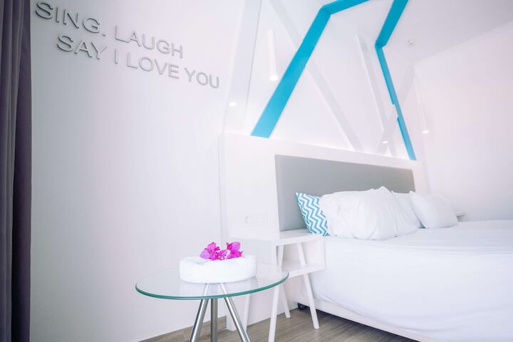 Room 27 of 184