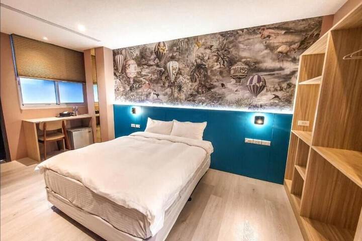 Room 5 of 14