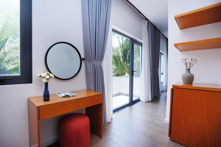 Room 32 of 165